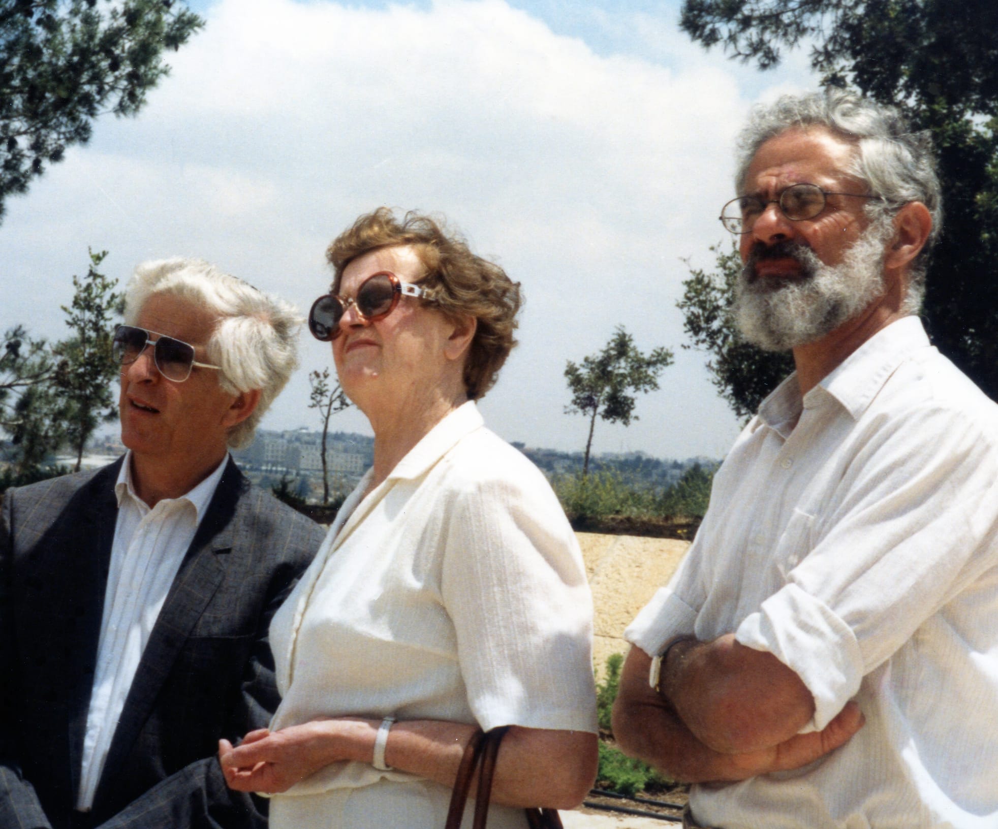 Johanna Moes op bezoek bij Sol (links) en Ab Rinat (rechts) in Israël