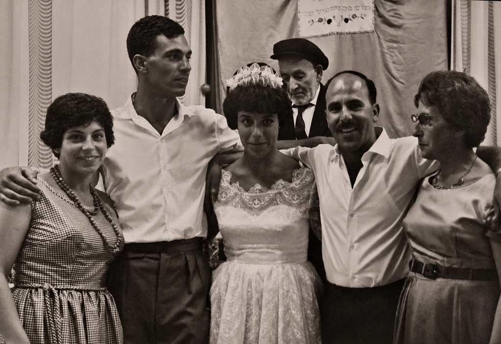 Margalit en Eliezer Ben Ami , zus Tirza en Shalom Levinsohn en moeder Elizabeth Dotsch