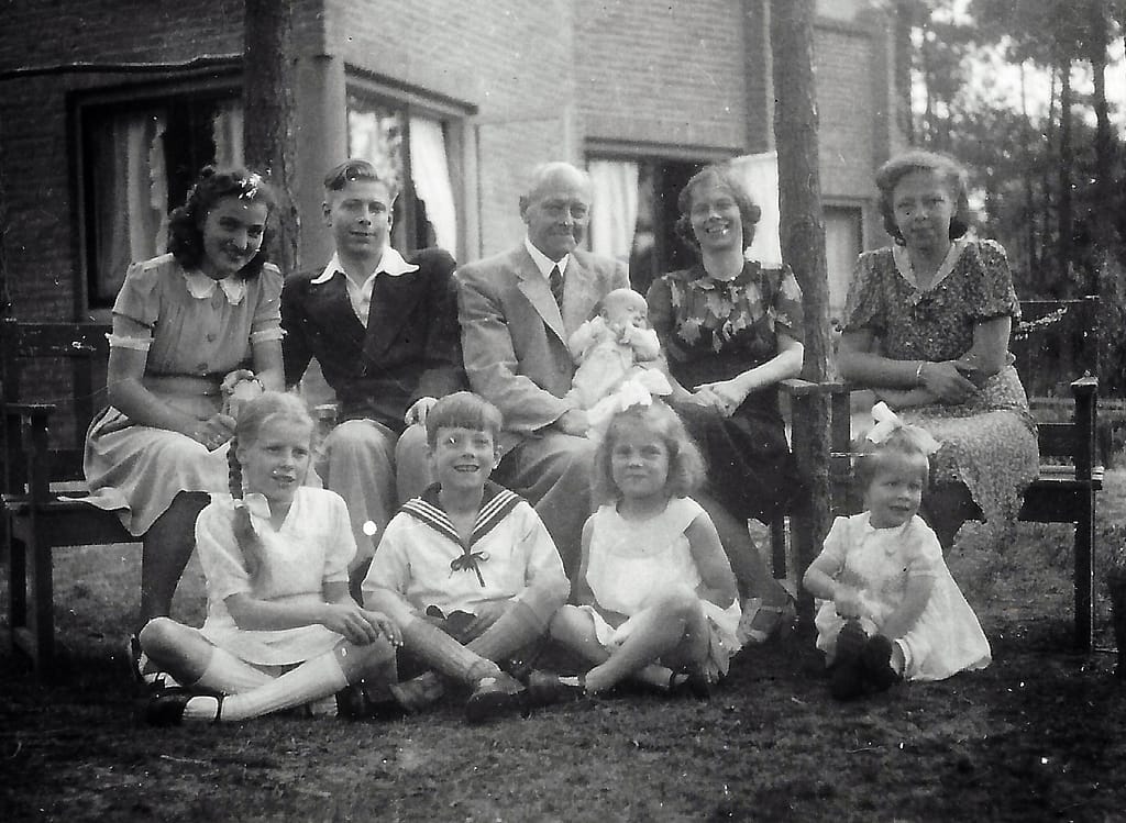Het gezin Banens-van Bakergem in 1942. Beeld: Joodse onderduikers in Zeist