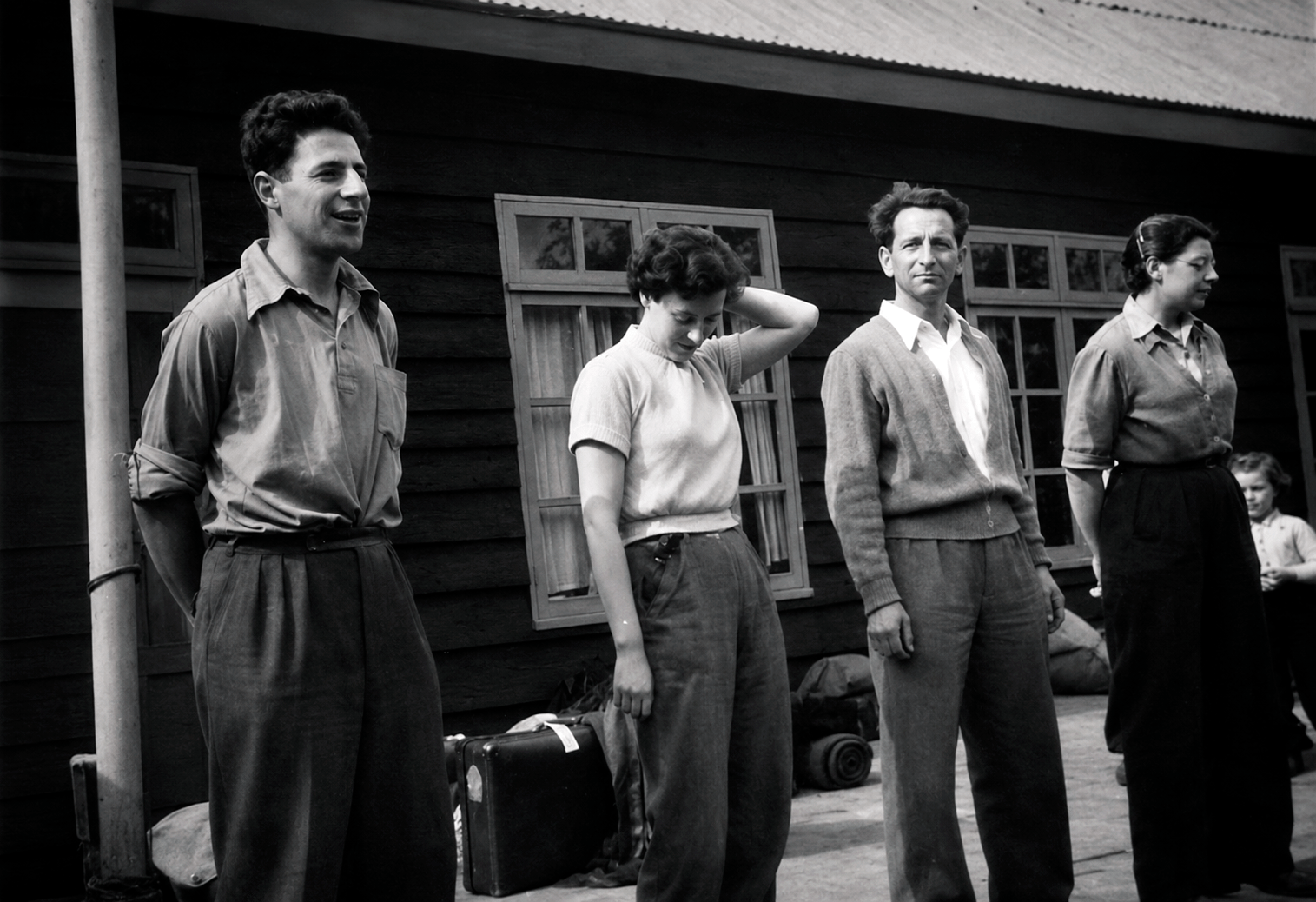 Eindappèl. Sjaliach Menachem Rand staat rechts van Mirjam