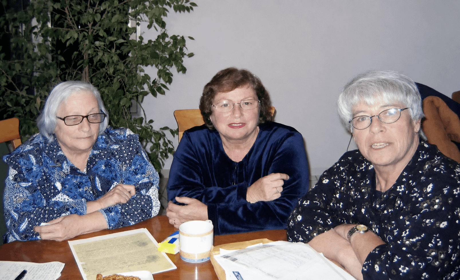 De drie zussen Sonja, Tirza en Margalit Dotsch