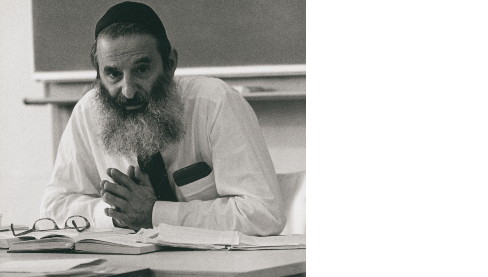 Hans Rodrigues Pereira op het Maimonides Lyceum in Amsterdam © Jenny Wesly. Collectie Joods Museum, Amsterdam