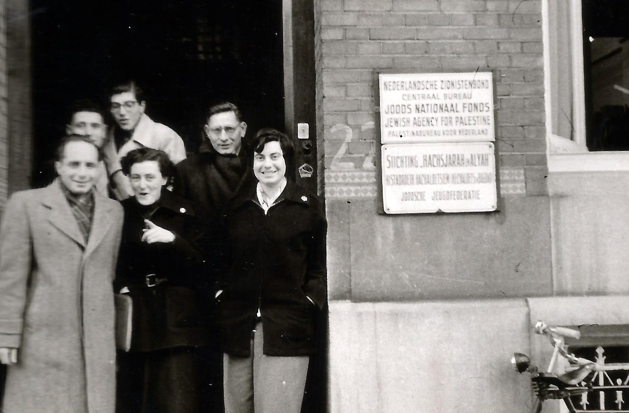 Vanuit het kantoor aan de Johannes Vermeerstraat 22 op weg naar Broodje van Kootje