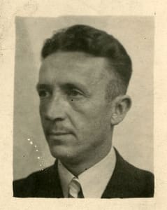 portret van Dirk Onderweegs gebruikt op zijn valse identiteitskaart. beeld: United States Holocaust Memorial Museum, courtesy of Louis De Groot