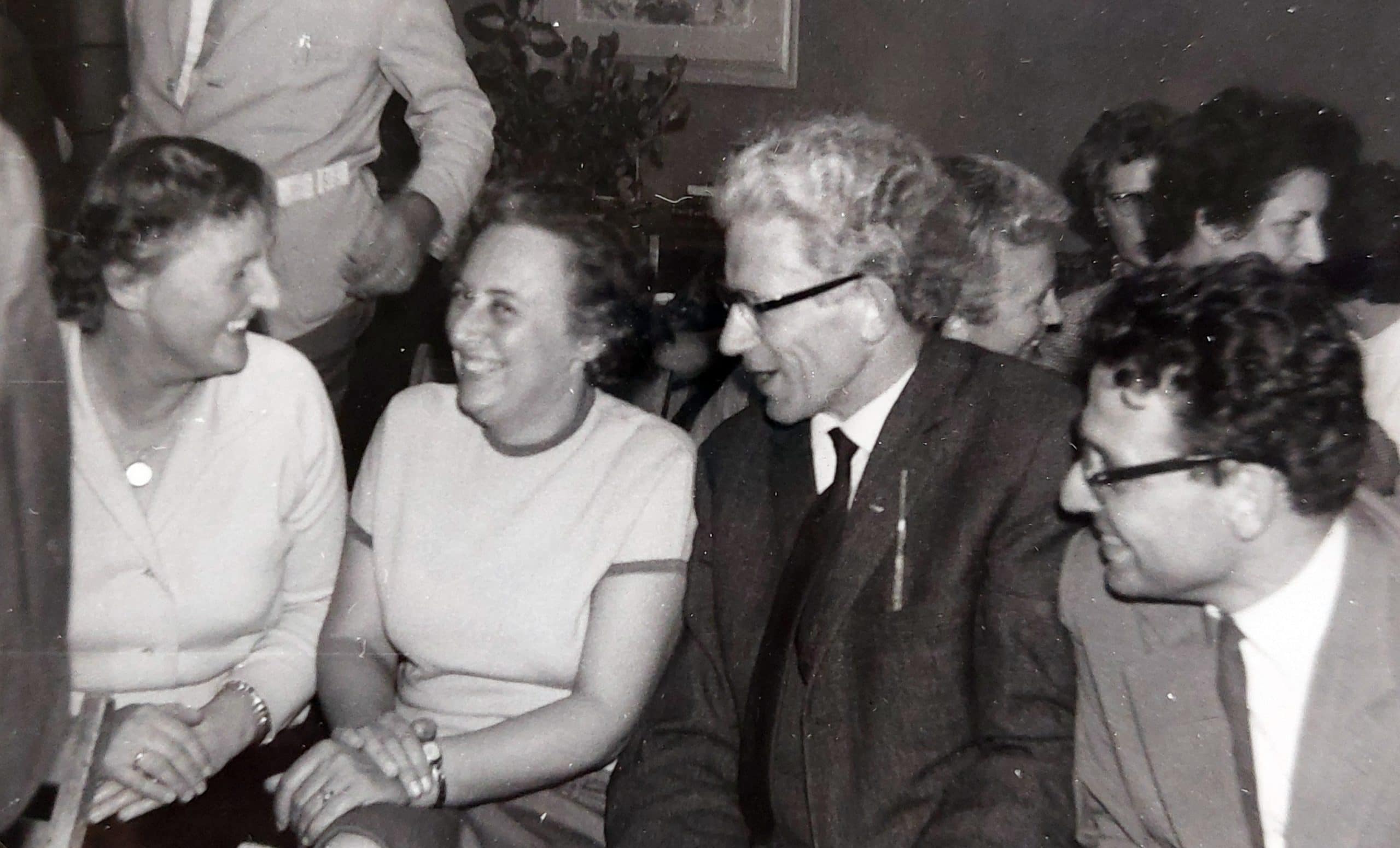 Thys en Zus Kuiper op bezoek bij Sal en Fien in Jeruzalem, 1963