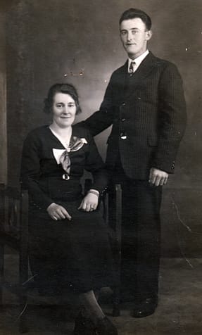 Jacobus en Allegonda tijdens hun ondertrouw. Beeld: Historisch Archief Aijen, Rachel