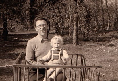 Mordechai Agmon met dochter Rachel