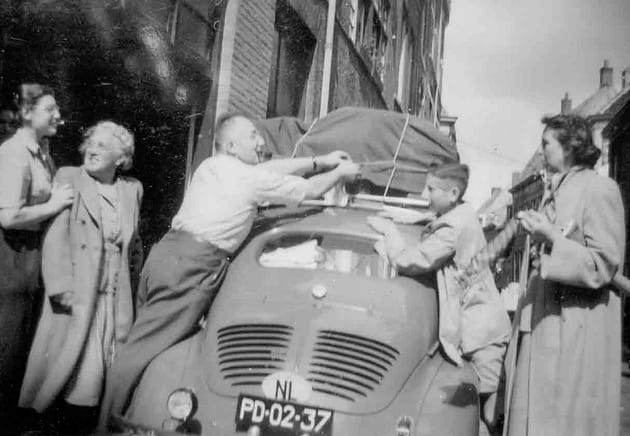 Kitty, Jo en Riek vertrekken naar Israël, 1953.