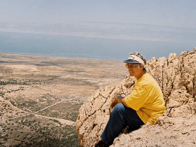 Margalit als reisleidster, Masada